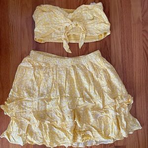 Abercrombie & Fitch Floral/Polka Dot Yellow Skirt Set - Size Small